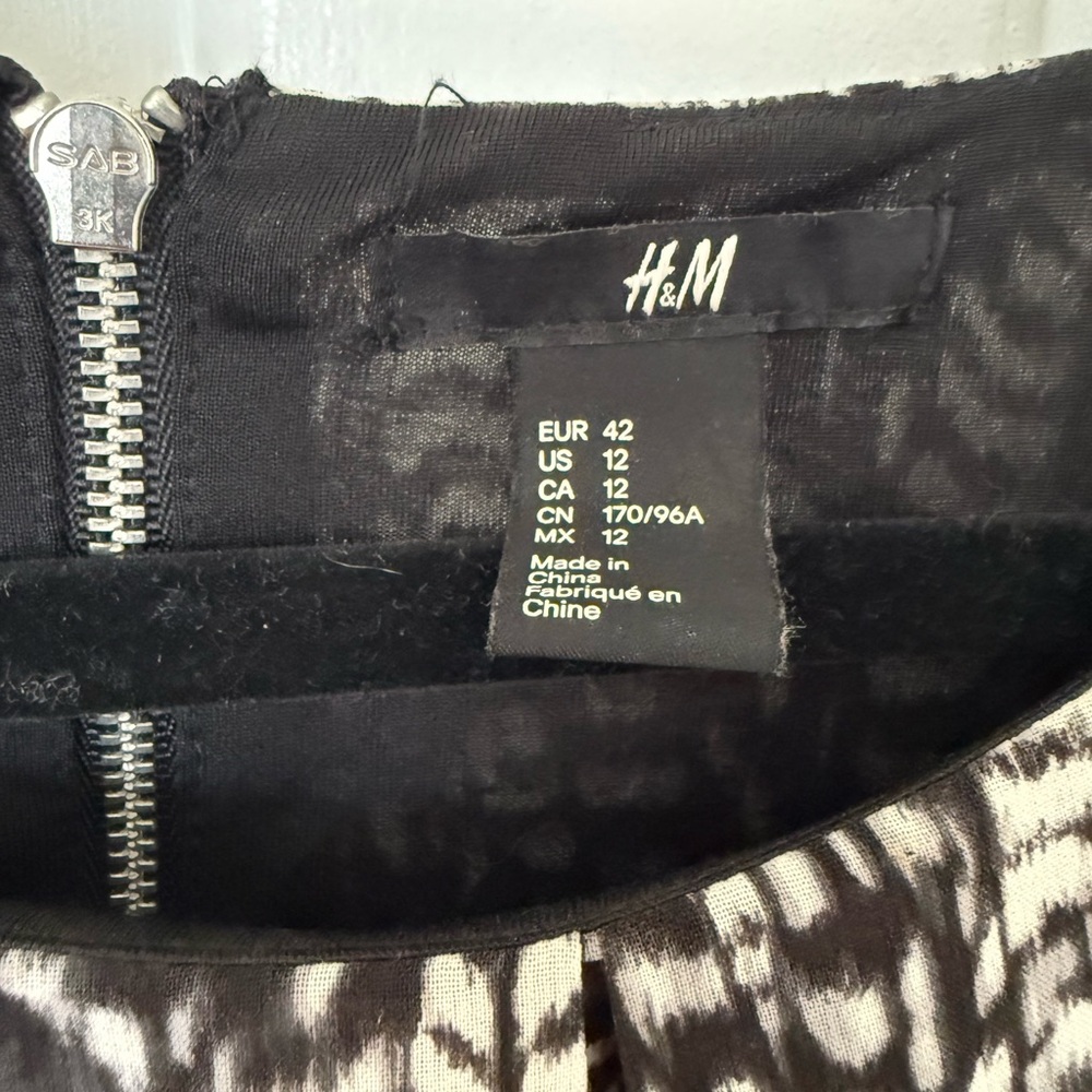 H&M Patterned Dress - Picture 3 of 7